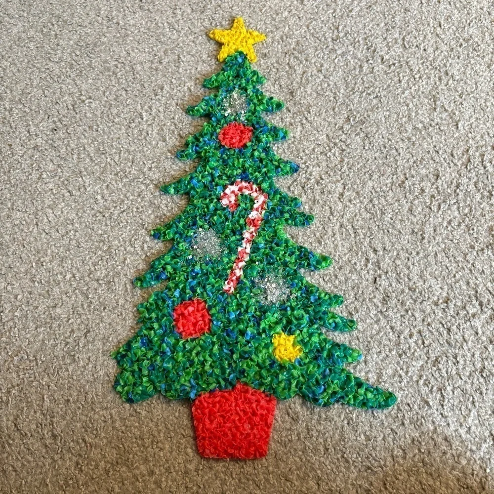 Vintage Christmas Tree Melted Plastic Popcorn Decoration Green Red